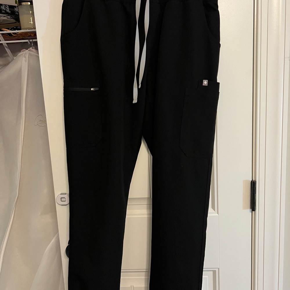 Figs Yola skinny scrub pants